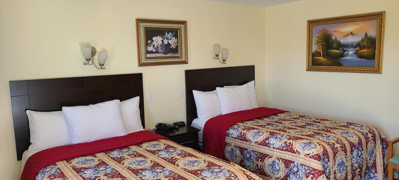 Fox Motor Inn Greater Napanee Экстерьер фото