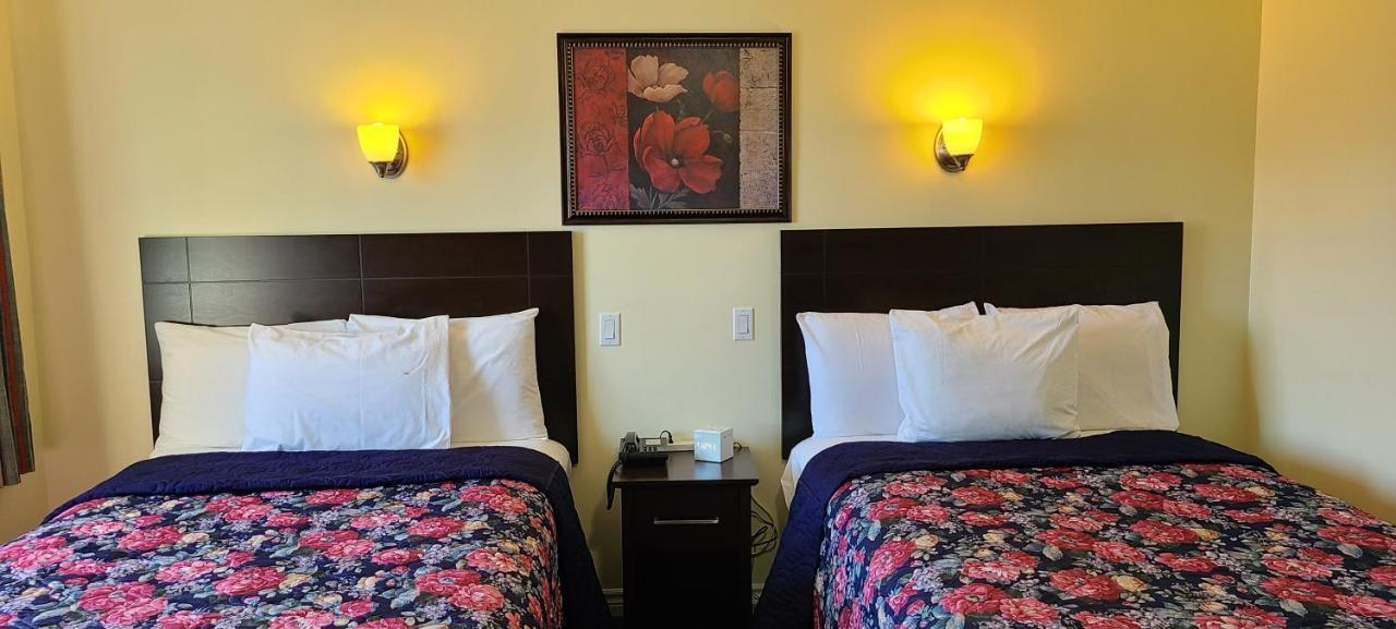 Fox Motor Inn Greater Napanee Экстерьер фото