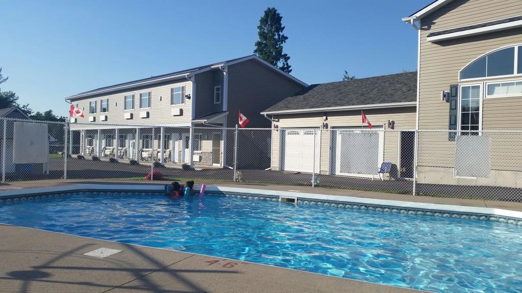 Fox Motor Inn Greater Napanee Экстерьер фото