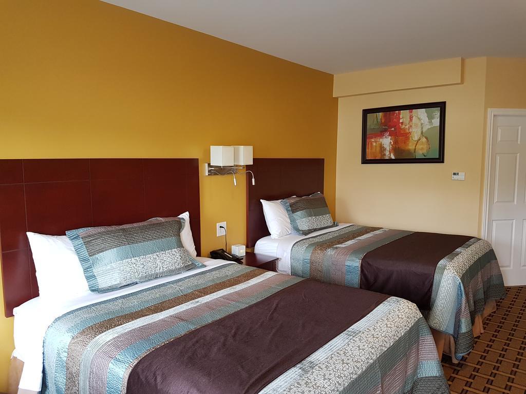 Fox Motor Inn Greater Napanee Экстерьер фото
