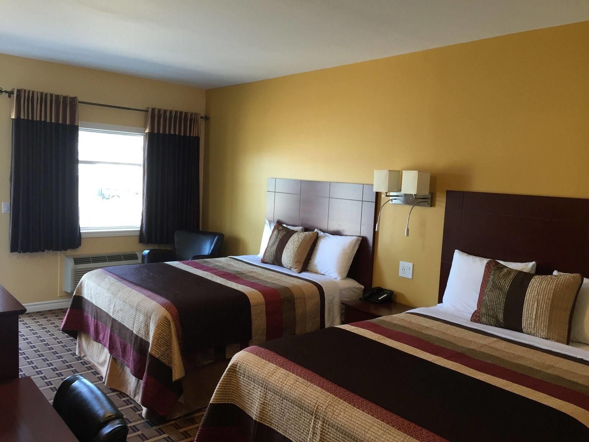 Fox Motor Inn Greater Napanee Экстерьер фото