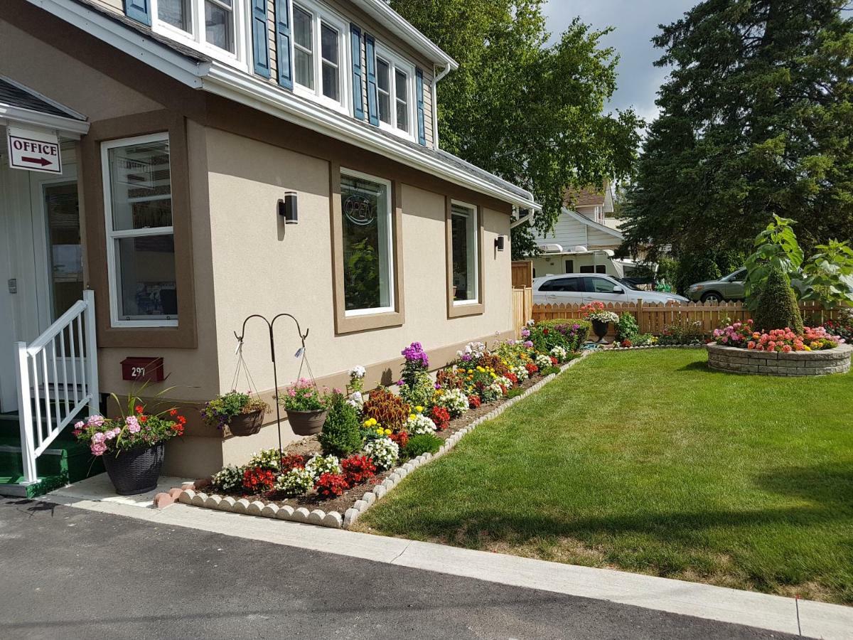 Fox Motor Inn Greater Napanee Экстерьер фото