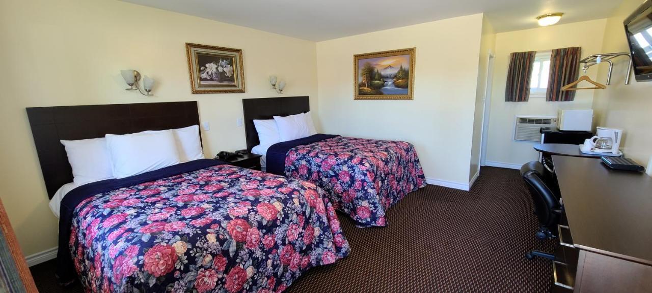 Fox Motor Inn Greater Napanee Экстерьер фото